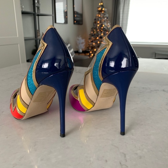 SOLD! Aldo Heels - Picture 4 of 5
